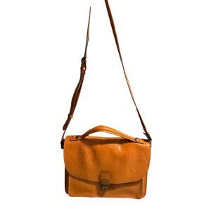 Patricia Nash vintage Illina Crossbody bag with floral tooling￼